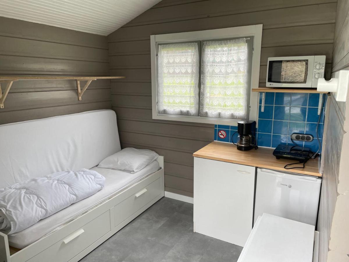 Camping Les Etoiles Saint-Sornin-Lavolps Exterior foto