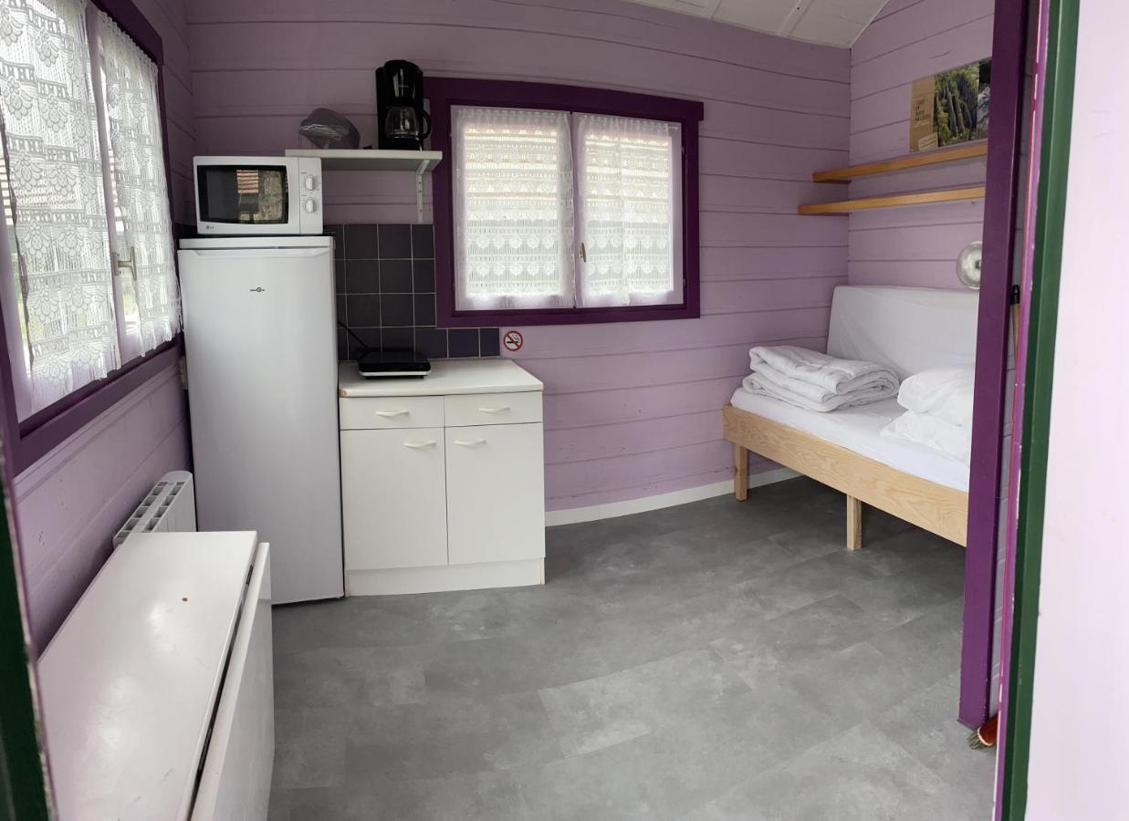 Camping Les Etoiles Saint-Sornin-Lavolps Exterior foto