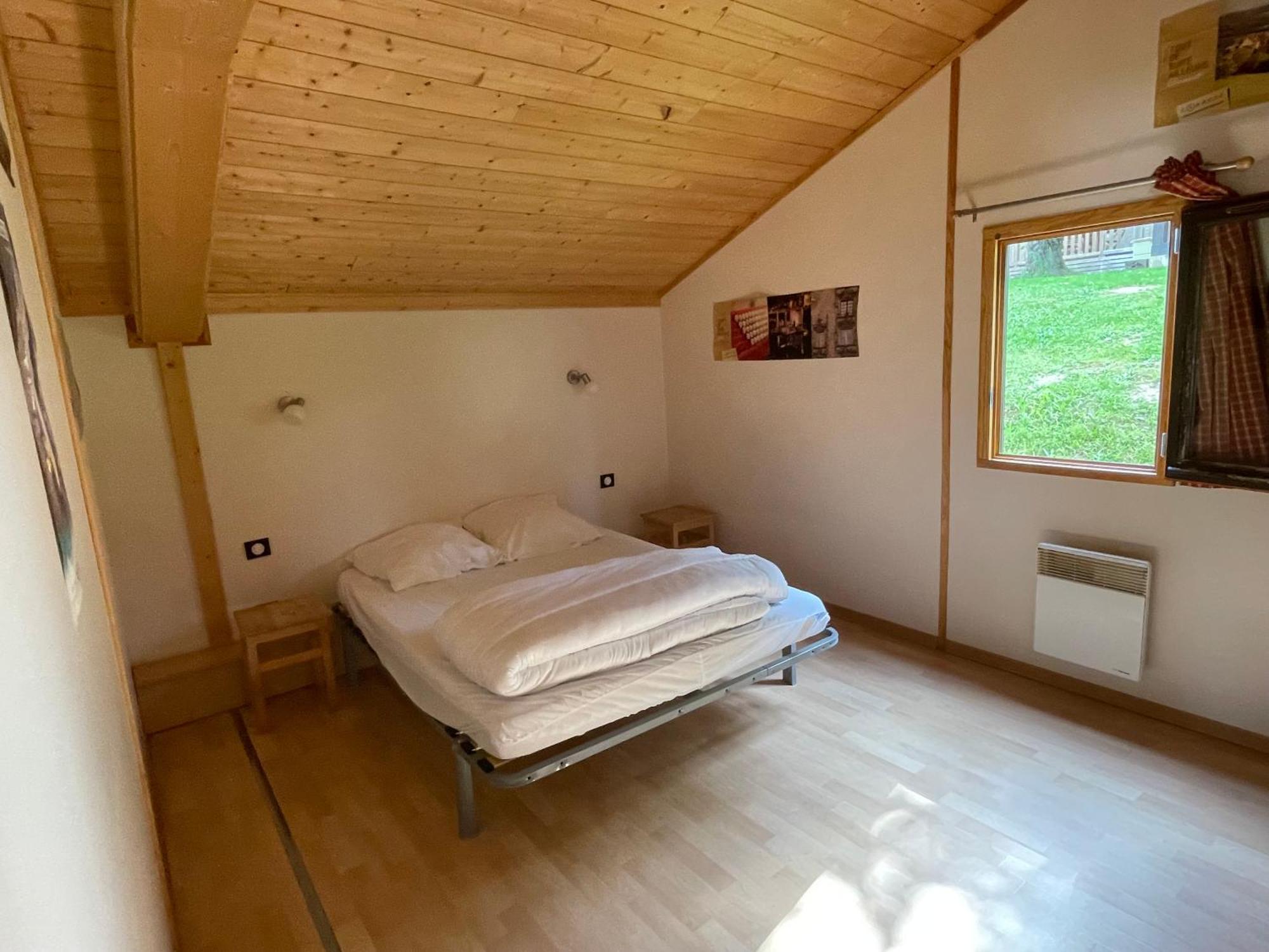 Camping Les Etoiles Saint-Sornin-Lavolps Exterior foto