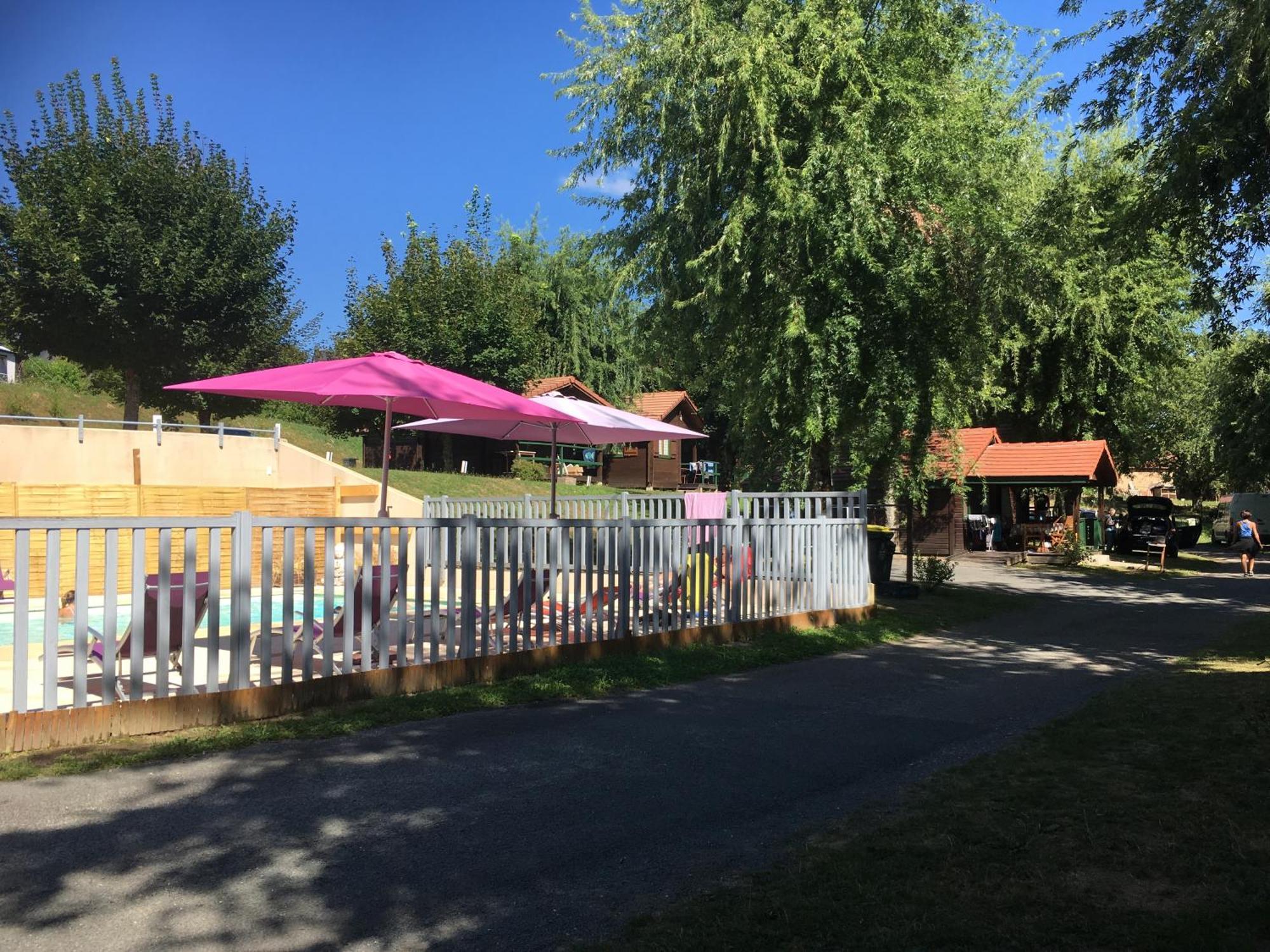 Camping Les Etoiles Saint-Sornin-Lavolps Exterior foto