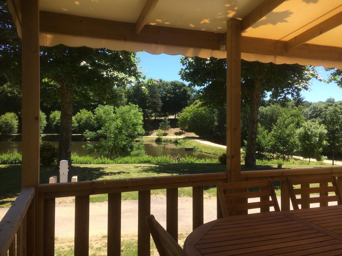 Camping Les Etoiles Saint-Sornin-Lavolps Exterior foto