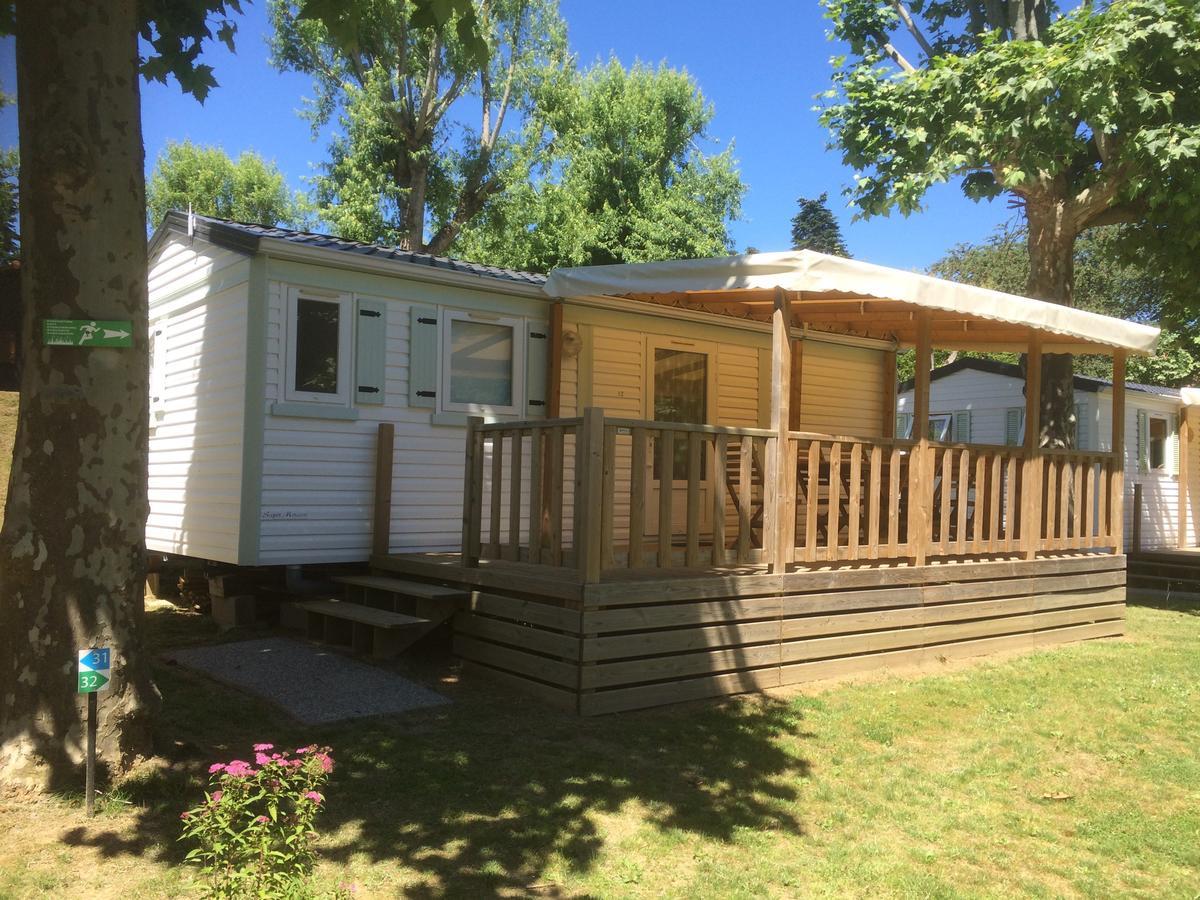 Camping Les Etoiles Saint-Sornin-Lavolps Exterior foto